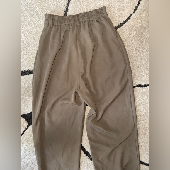 Straight High Waist Pleated Pants - Picture 5 of 6